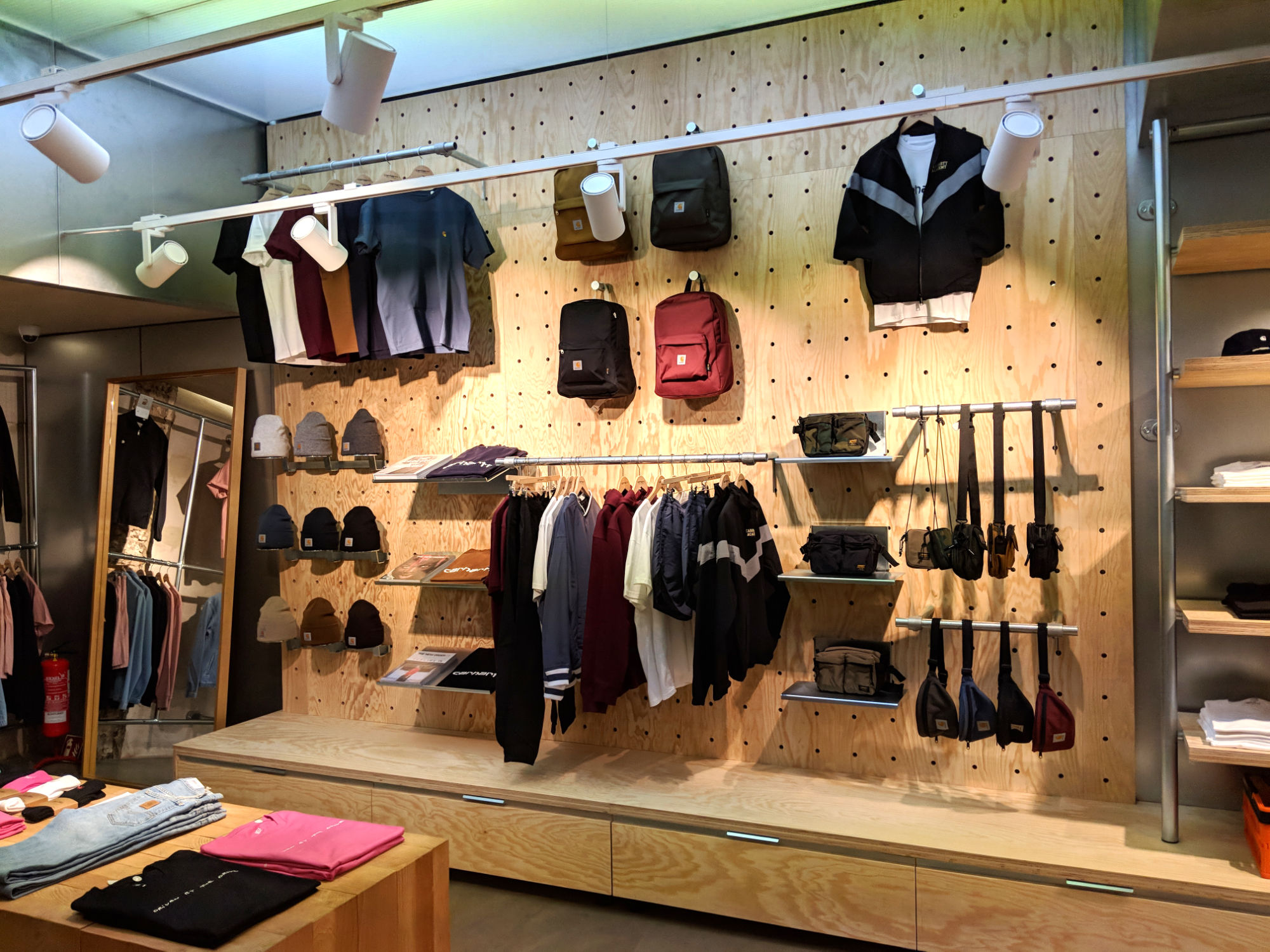 The big PEG wall material designed by formlos.com