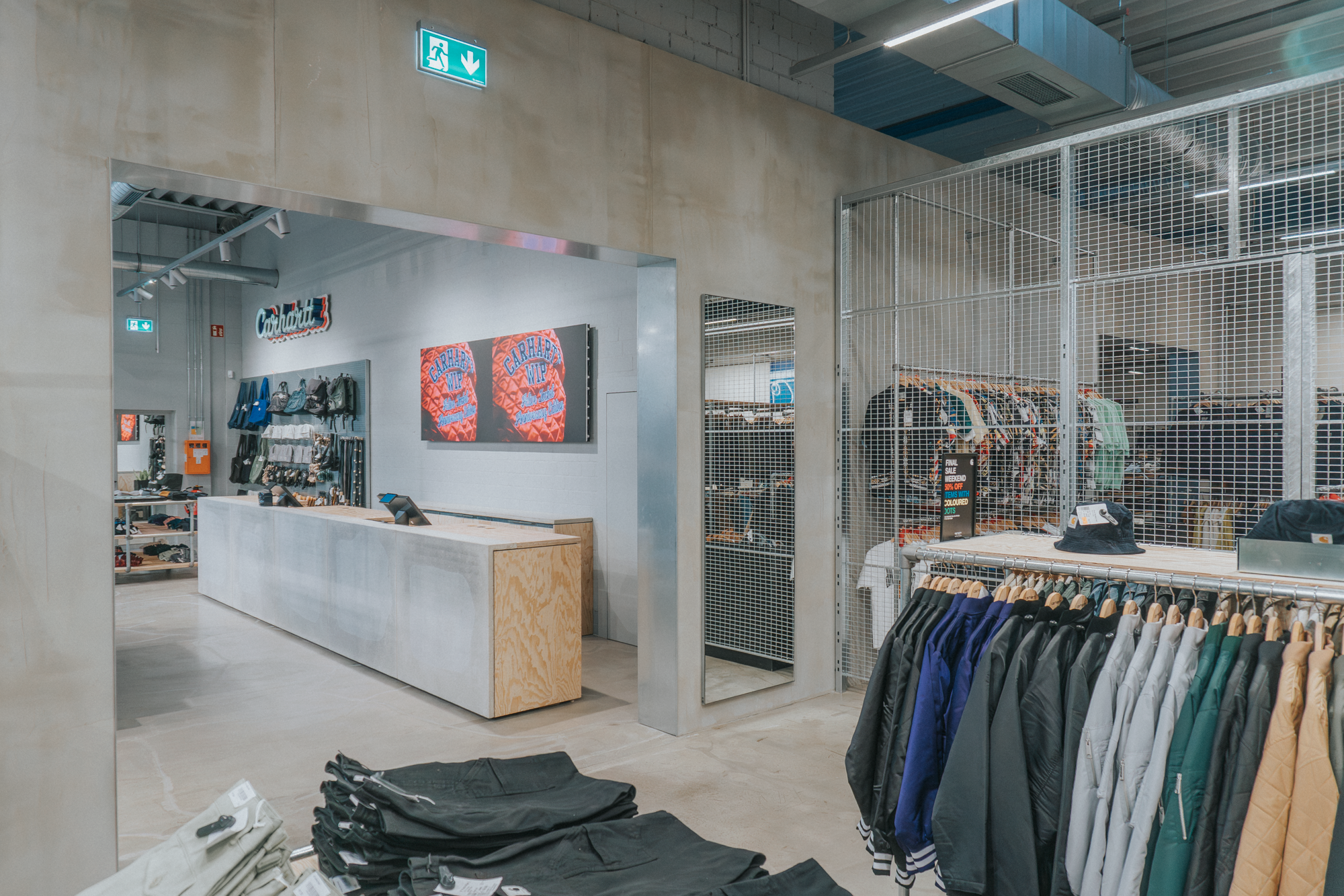 carhartt outlet store designed by formlos.com