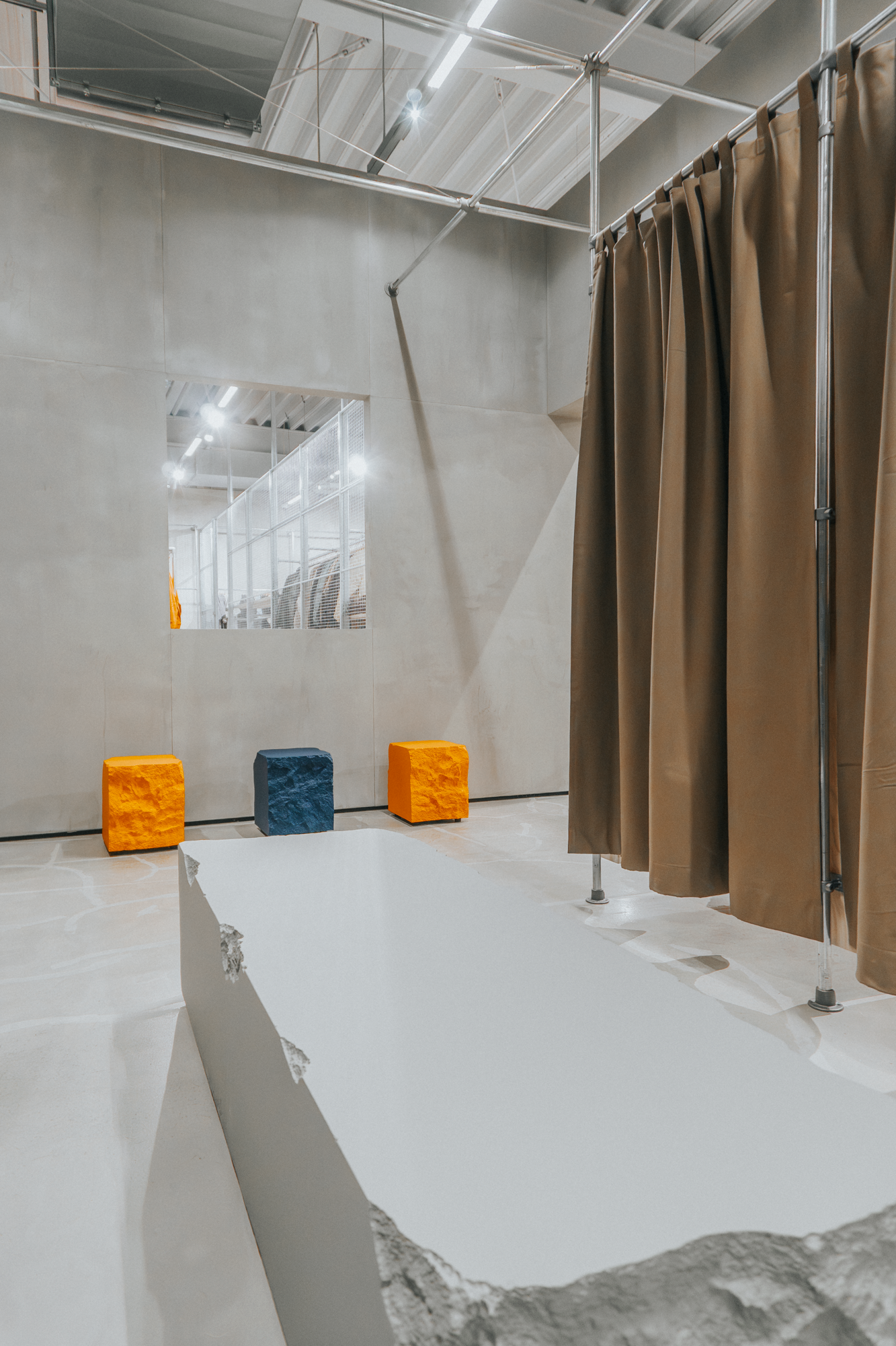 carhartt outlet store designed by formlos.com