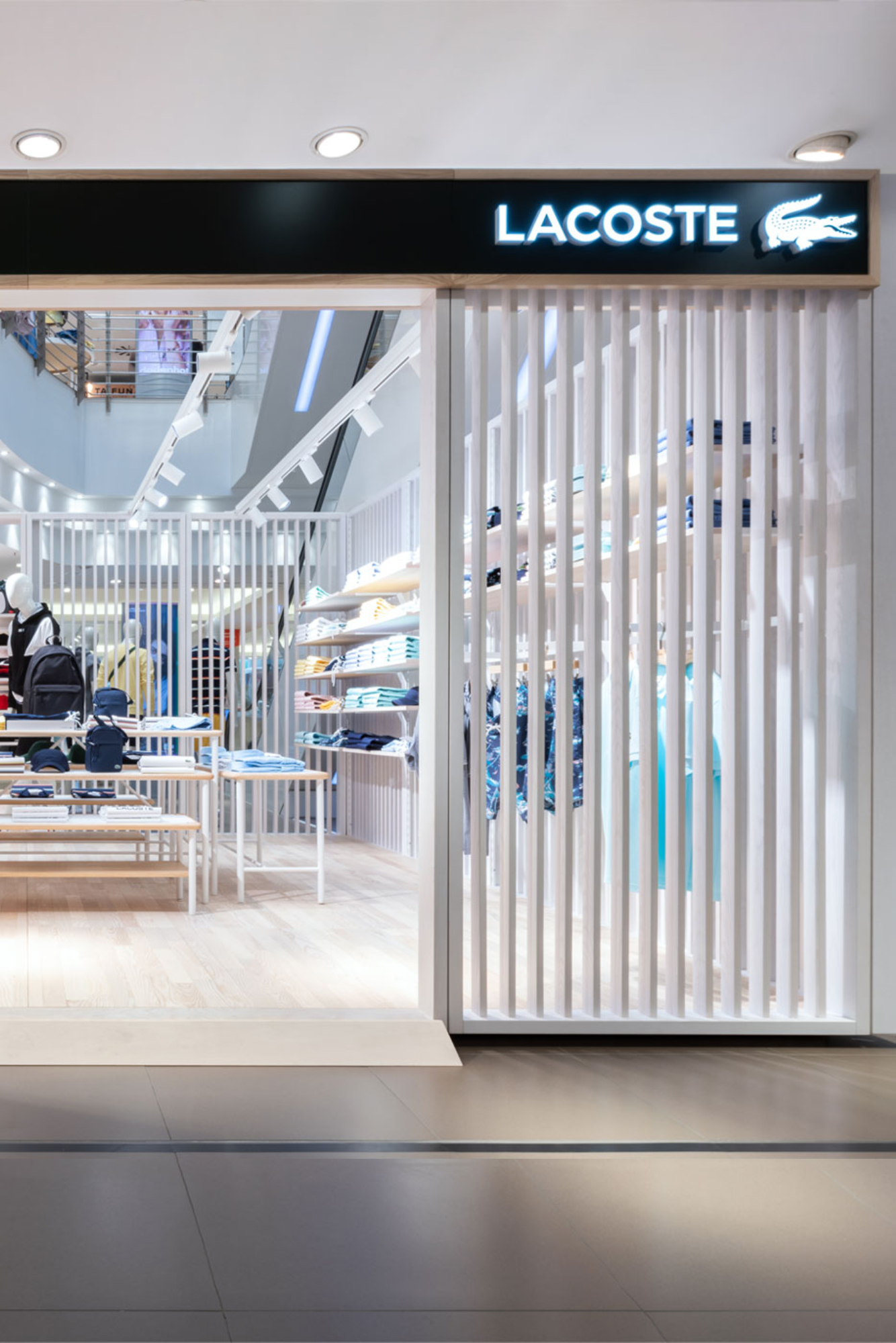 Lacoste pop-up loges designed by formlos.com