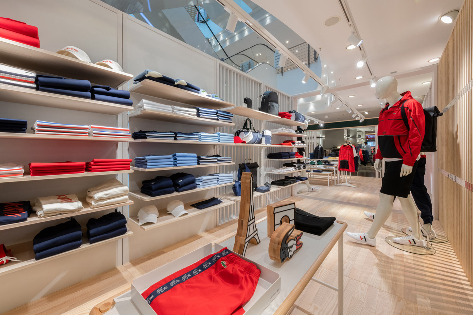 Lacoste pop-up loges designed by formlos.com