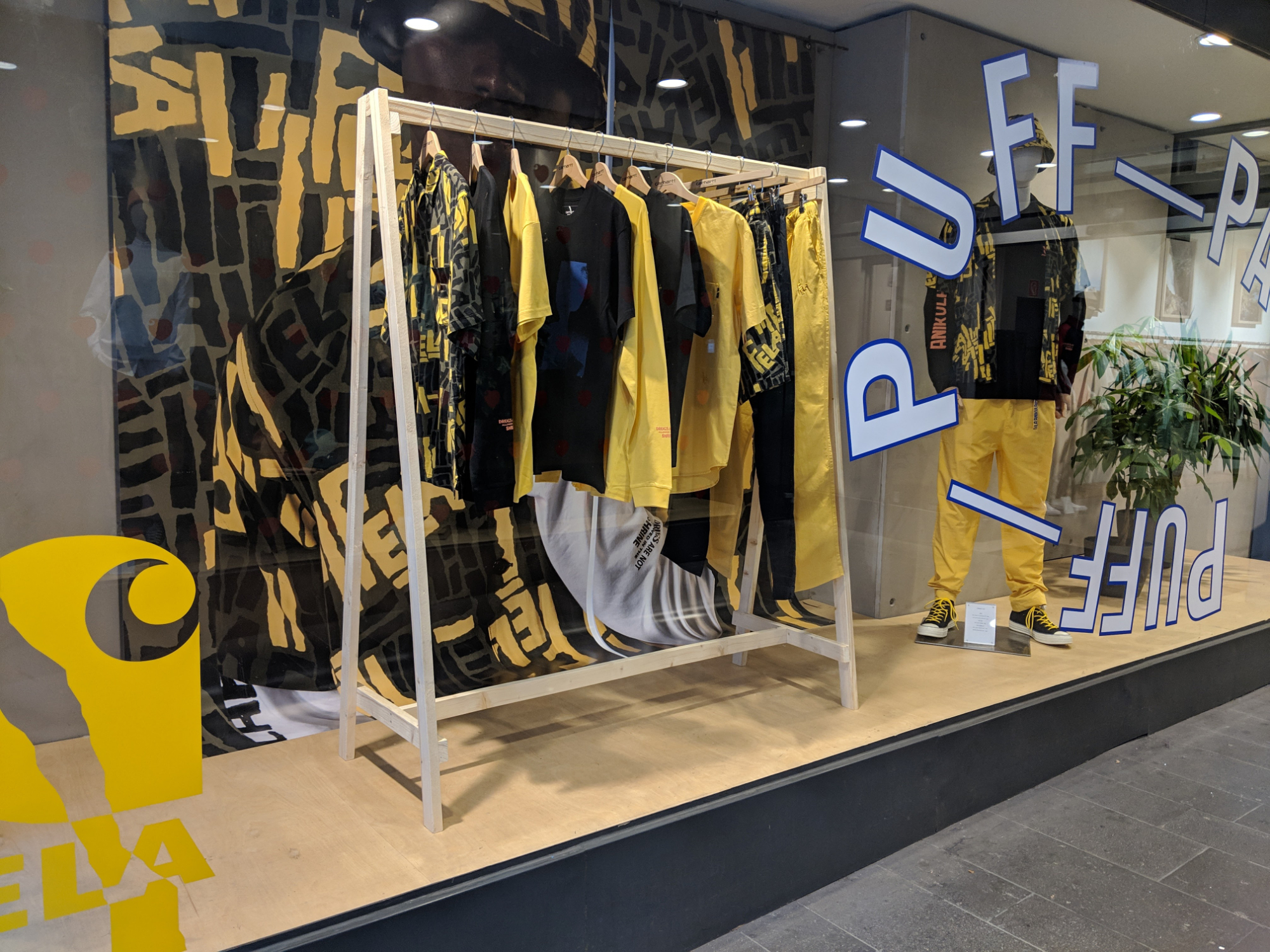 A carhartt shop in shop structure at the haus oberpollinger designed by formlos.com