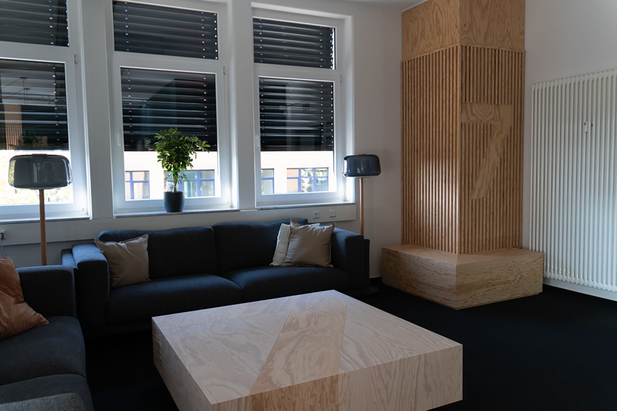 An office environment for a software agency silversurfer7 created by formlos.com