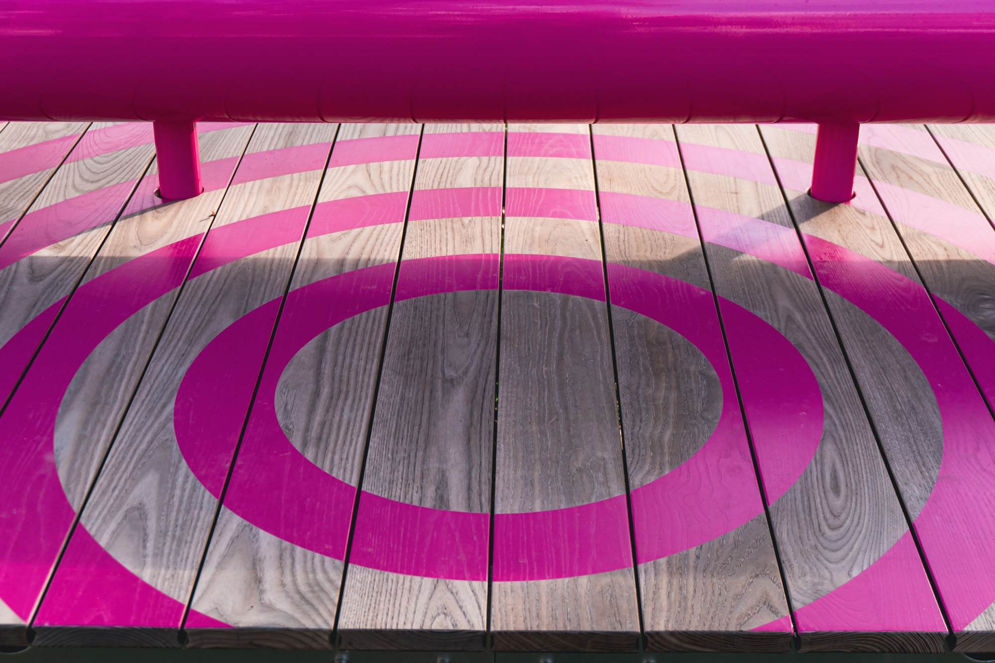 An outdoor meeting place for telekom employees created by formlos.com